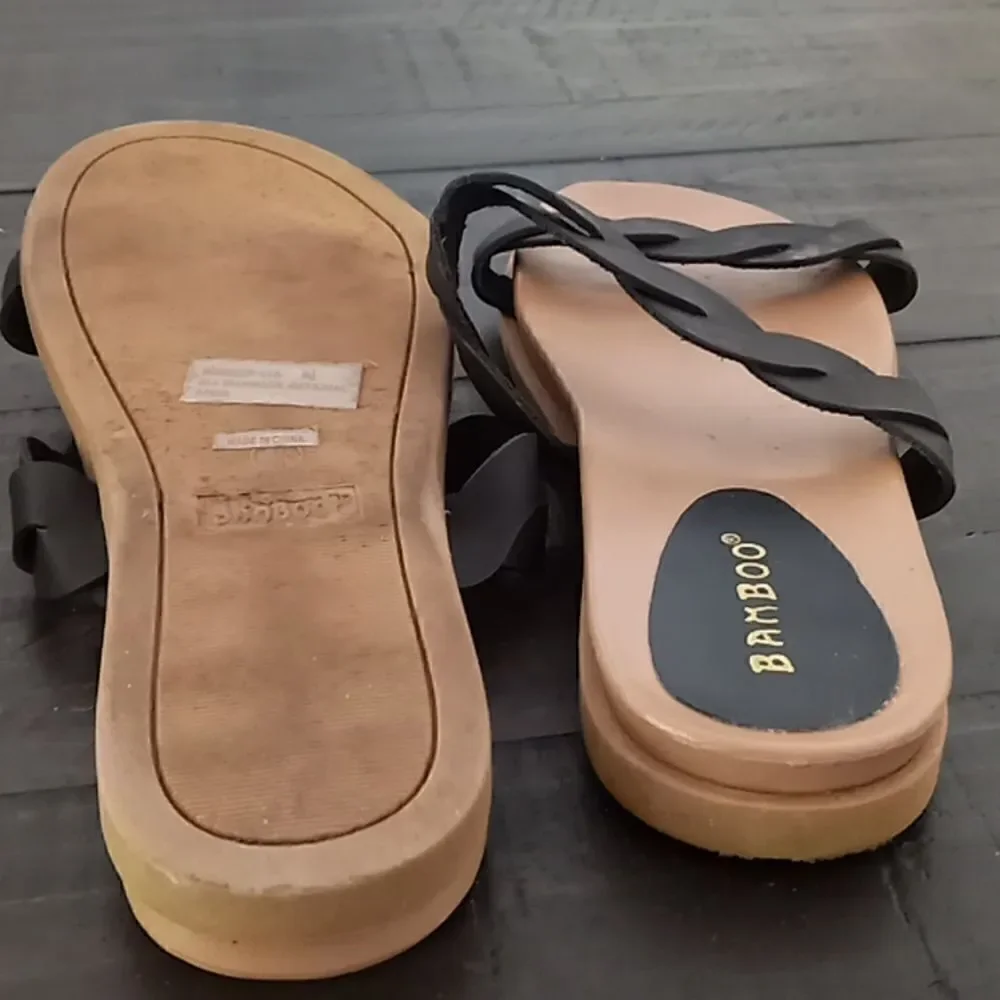 Bamboo flip flops size 8 and 1/2 good condition
